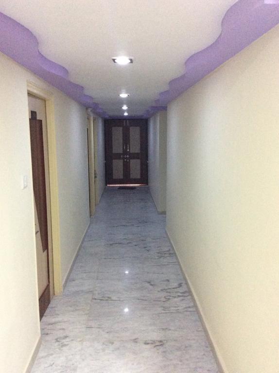 Hotel Honey Bunny อาเมดาบัด ภายนอก รูปภาพ