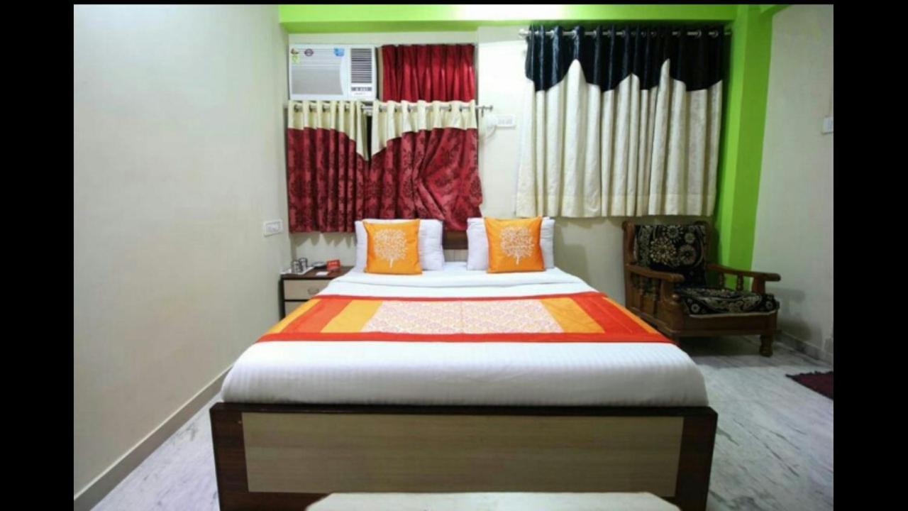 Hotel Honey Bunny อาเมดาบัด ภายนอก รูปภาพ